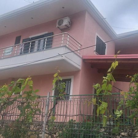 Amalias Room Himarë Exterior foto