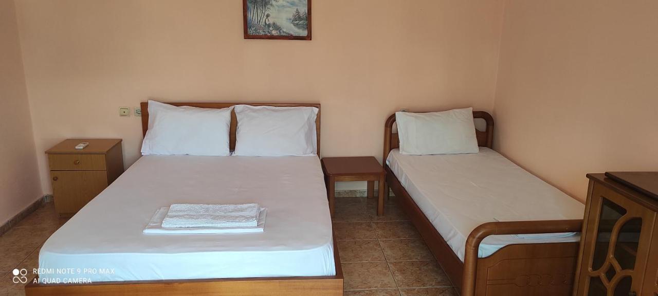 Amalias Room Himarë Exterior foto